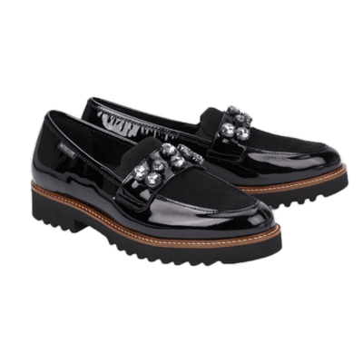 Mocassins et bateau